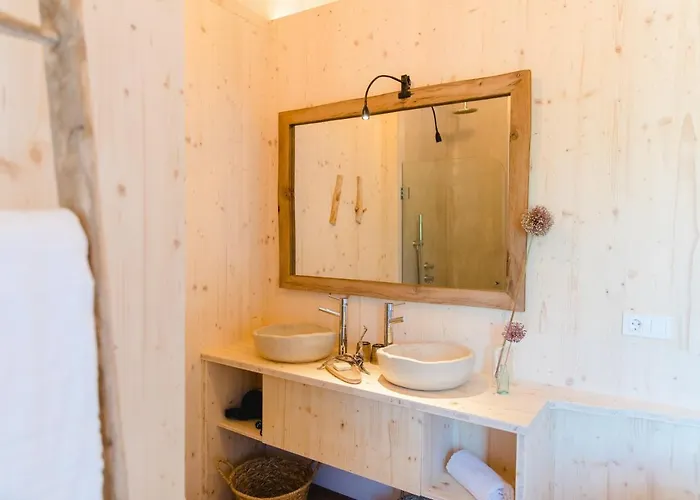 Elegant 50m² + Pool דירה